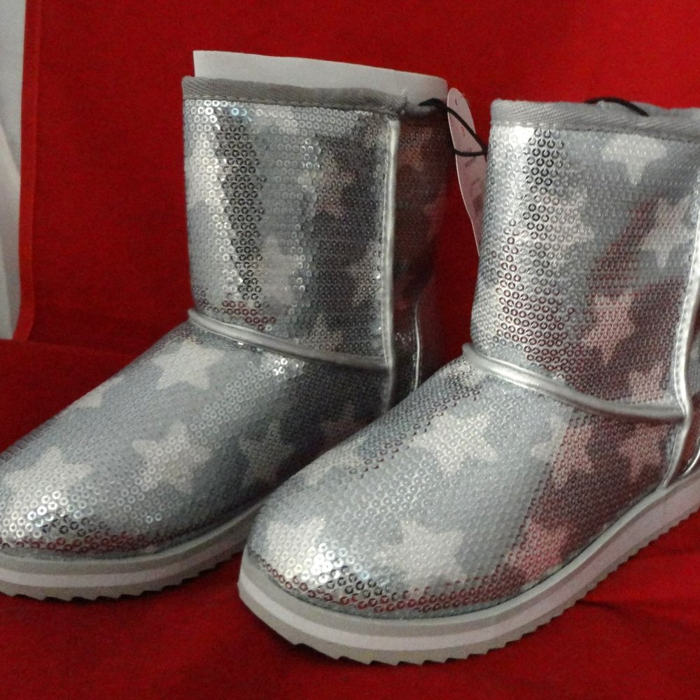 Silver Glittery Girls Fleece-Lined Boots Size 3
